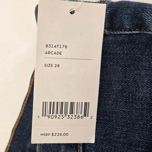 J Brand 8314T178 Blue Denim Selena Arcade Mid Rise Crop Boot Jeans Women 28 NWT - Picture 3 of 15